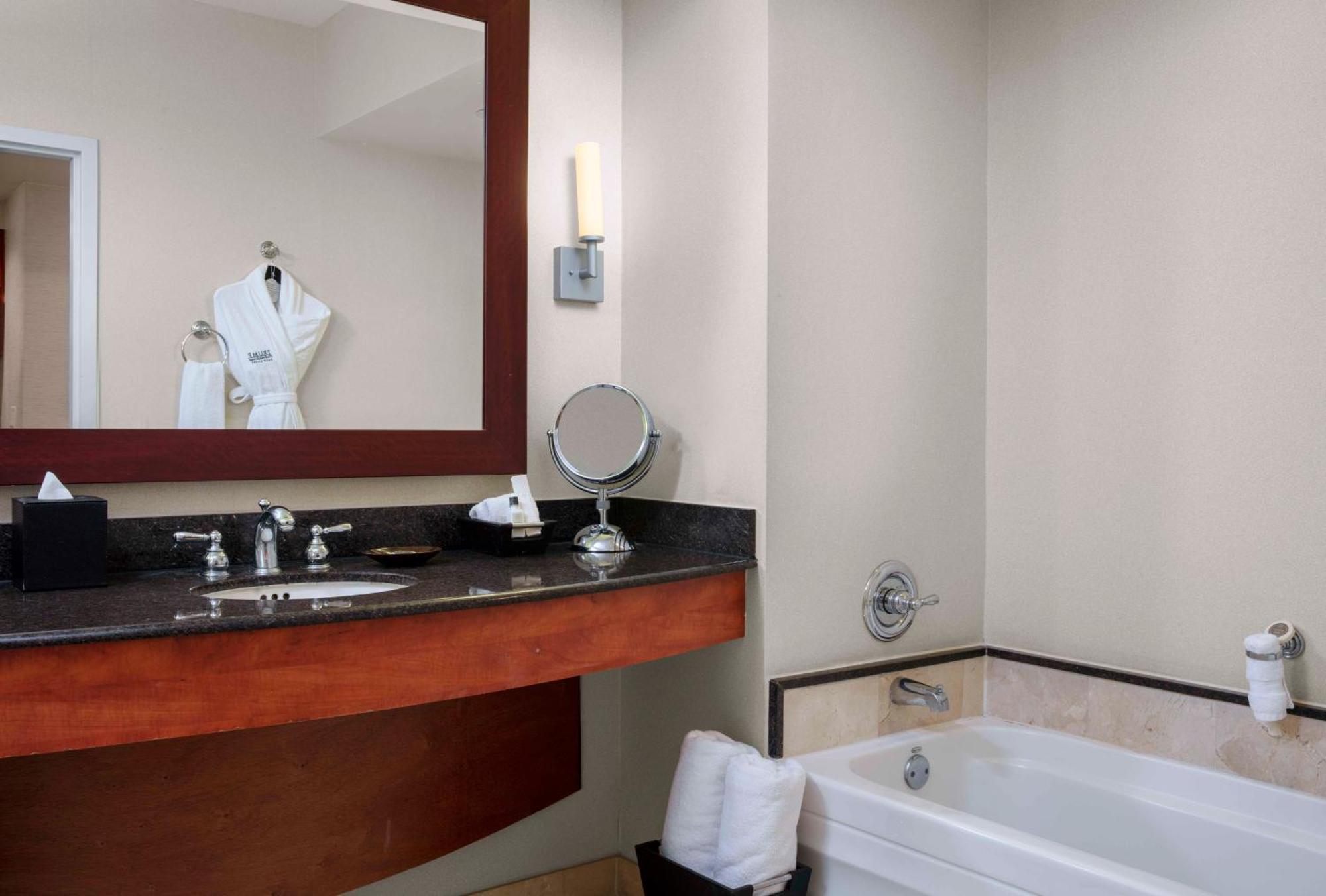 Deluxe Room 2 Queen Beds Ocean Front